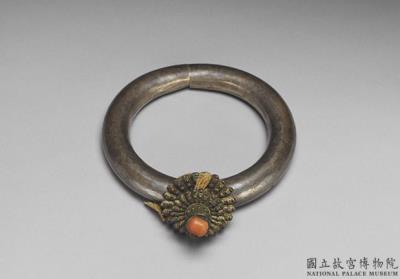 图片[2]-Silver armlet with coral inlay, Qing dynasty, 18th c., Tibetan work-China Archive